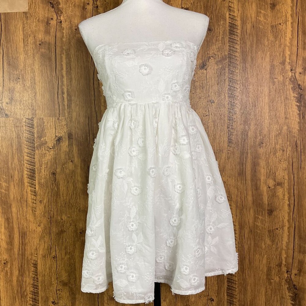 Altar’d State White Strapless Floral Embroidered Cotton Dress Size Medium